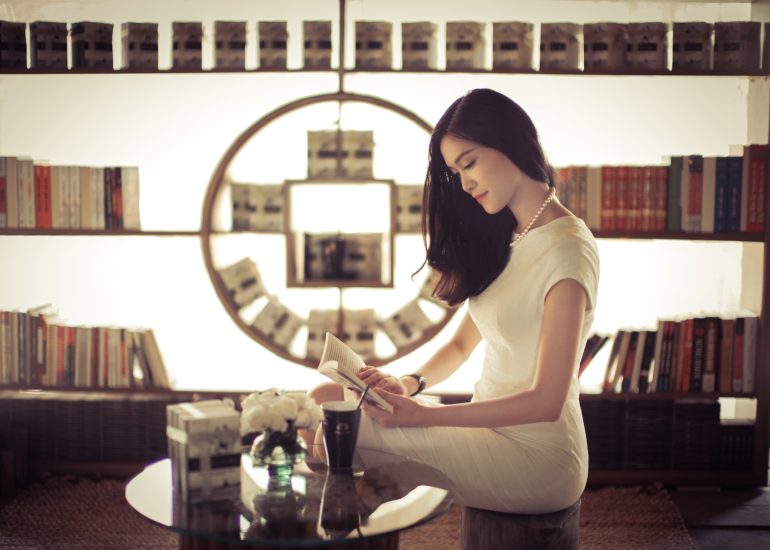 Hoa hậu Thùy Dung trải nghiệm cà phê tại không gian Trung Nguyên Legend