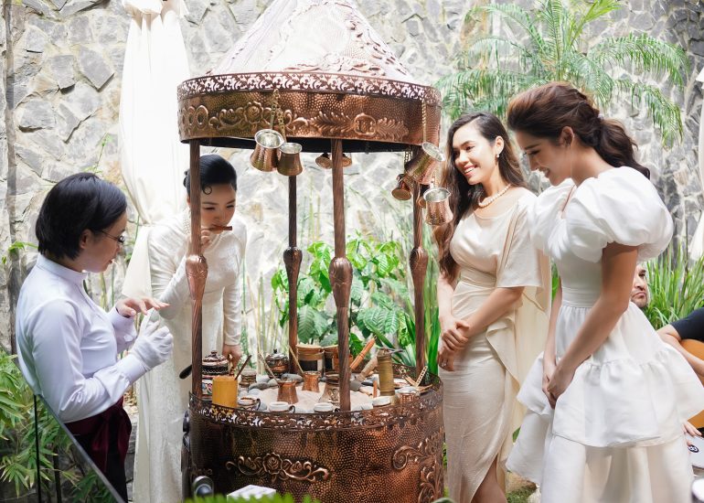 Hoa hậu Giáng My cùng Á Hậu Huyền My, Hoàng My trải nghiệm văn minh Cà phê Ottoman tại không gian Trung Nguyên Legend