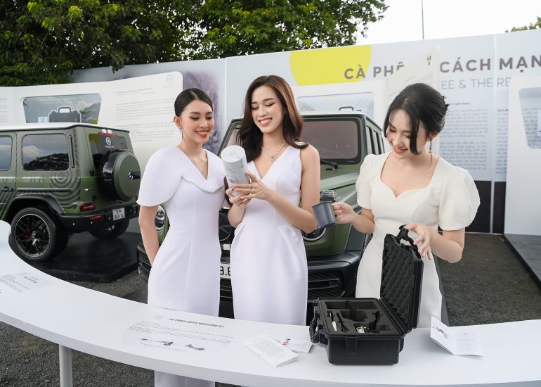 Hoa hậu Đỗ Thị Hà, Hoa hậu Tiểu Vy, Họa sĩ- Nhà thiết kế Anh Thư khám phá Bộ sản phẩm Thiền cà phê tại Bảo tàng Thế giới Cà phê