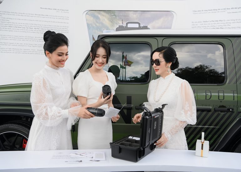 Hoa hậu Giáng My, Á hậu Trương Thị May, Họa sĩ - NTK Anh Thư khám phá Bộ sản phẩm Thiền cà phê tại Bảo tàng Thế giới Cà phê