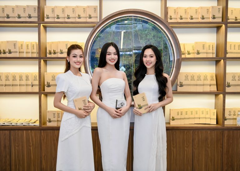 Á hậu Minh Thư, Hoa hậu Thanh Thủy, Á hậu Trịnh Thùy Linh trải nghiệm cà phê tại Thế giới Cà phê Trung Nguyên Legend