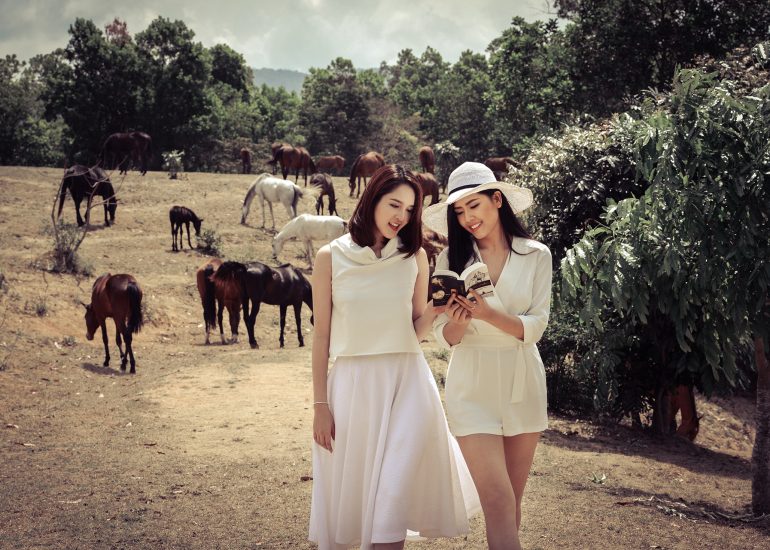 Á hậu Hoàng Anh và Hoa hậu Biển Nguyễn Thị Loan trải nghiệm Lối sống Tỉnh Thức tại M'Drắk