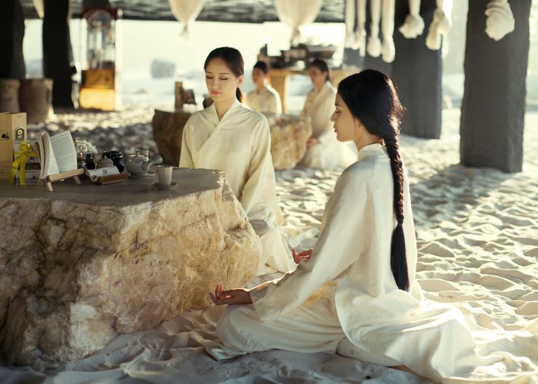 Hoa hậu Mai Phương Thúy và Á hậu Trương Thị May trải nghiệm Lối sống Tỉnh thức tại M'Drắk