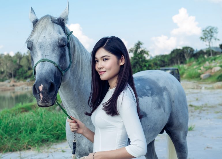 Á hậu Thùy Dung trải nghiệm Lối sống Tỉnh thức tại M'Drắk