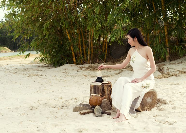 Á hậu Tú Anh trải nghiệm Lối sống Tỉnh thức tại M'Drắk