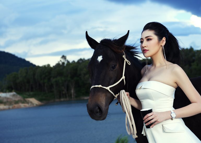 Á hậu Tú Anh trải nghiệm Lối sống Tỉnh thức tại M'Drắk