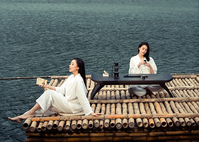 Hoa hậu Tiểu Vy và Á hậu Kim Duyên trải nghiệm Lối sống Tỉnh thức tại M'Drắk