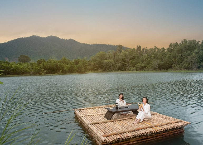 Hoa hậu Tiểu Vy và Á hậu Kim Duyên trải nghiệm Lối sống Tỉnh thức tại M'Drắk