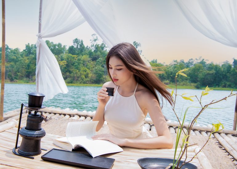 Á hậu Ngọc Thảo trải nghiệm Lối sống Tỉnh thức tại M'Drắk