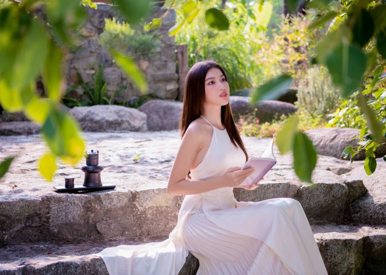 Á hậu Ngọc Thảo trải nghiệm Lối sống Tỉnh thức tại M'Drắk