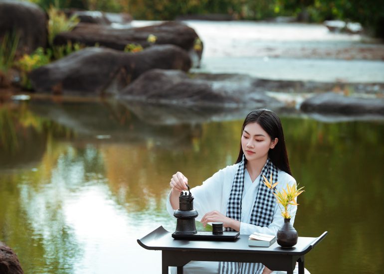 Hoa hậu Đoàn Thu Thủy trải nghiệm Lối sống Tỉnh thức tại M'Drắk