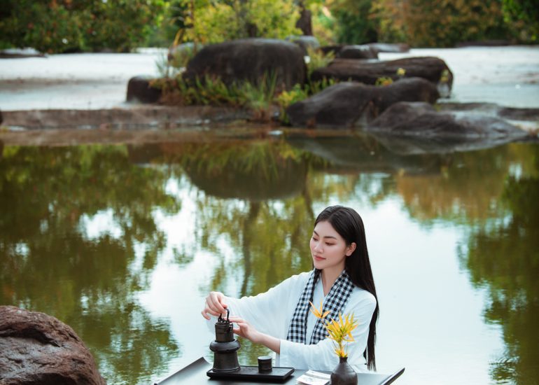 Hoa hậu Đoàn Thu Thủy trải nghiệm Lối sống Tỉnh thức tại M'Drắk