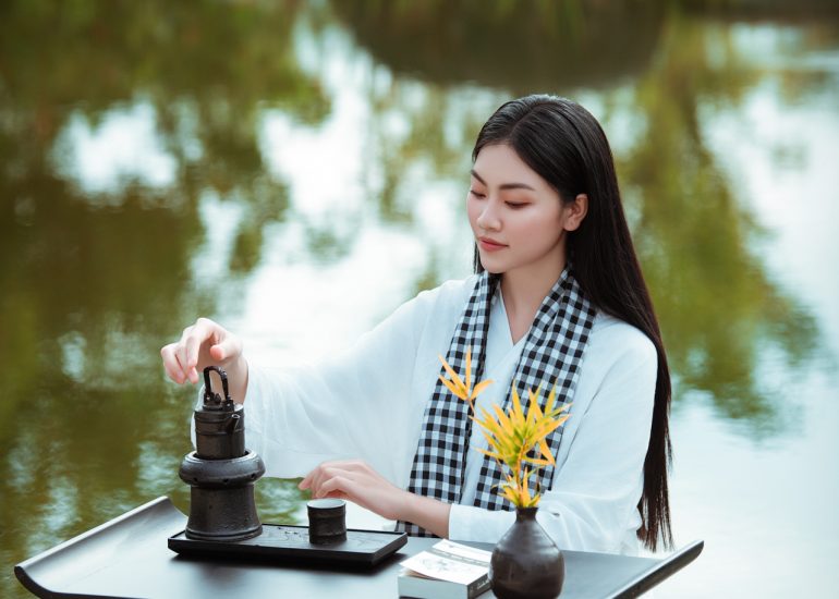 Hoa hậu Đoàn Thu Thủy trải nghiệm Lối sống Tỉnh thức tại M'Drắk