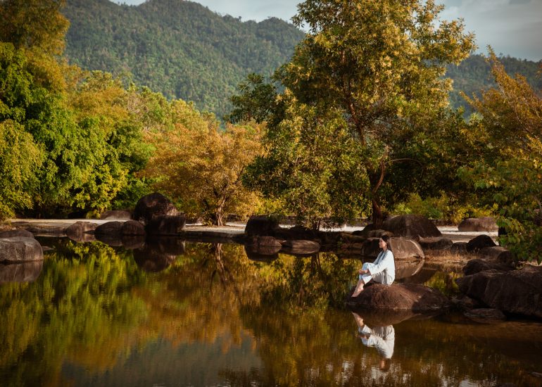 Hoa hậu Đoàn Thu Thủy trải nghiệm Lối sống Tỉnh thức tại M'Drắk