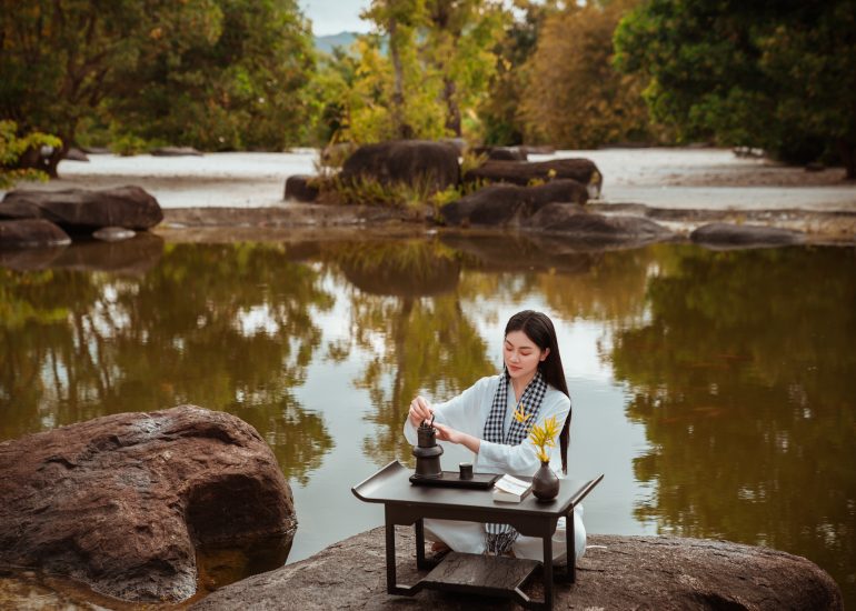 Hoa hậu Đoàn Thu Thủy trải nghiệm Lối sống Tỉnh thức tại M'Drắk